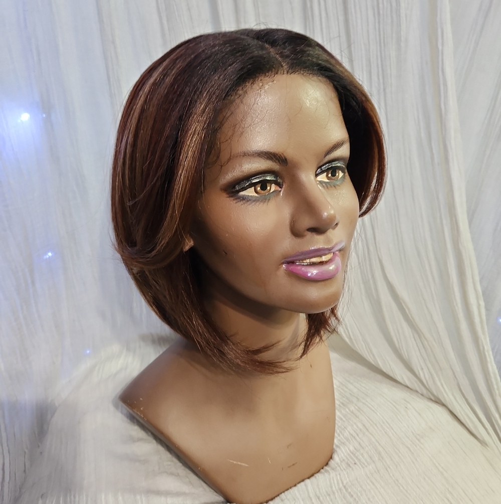 Freetress Shake-N-Go Short Layered Bob Wig Pixie HI-LATTE